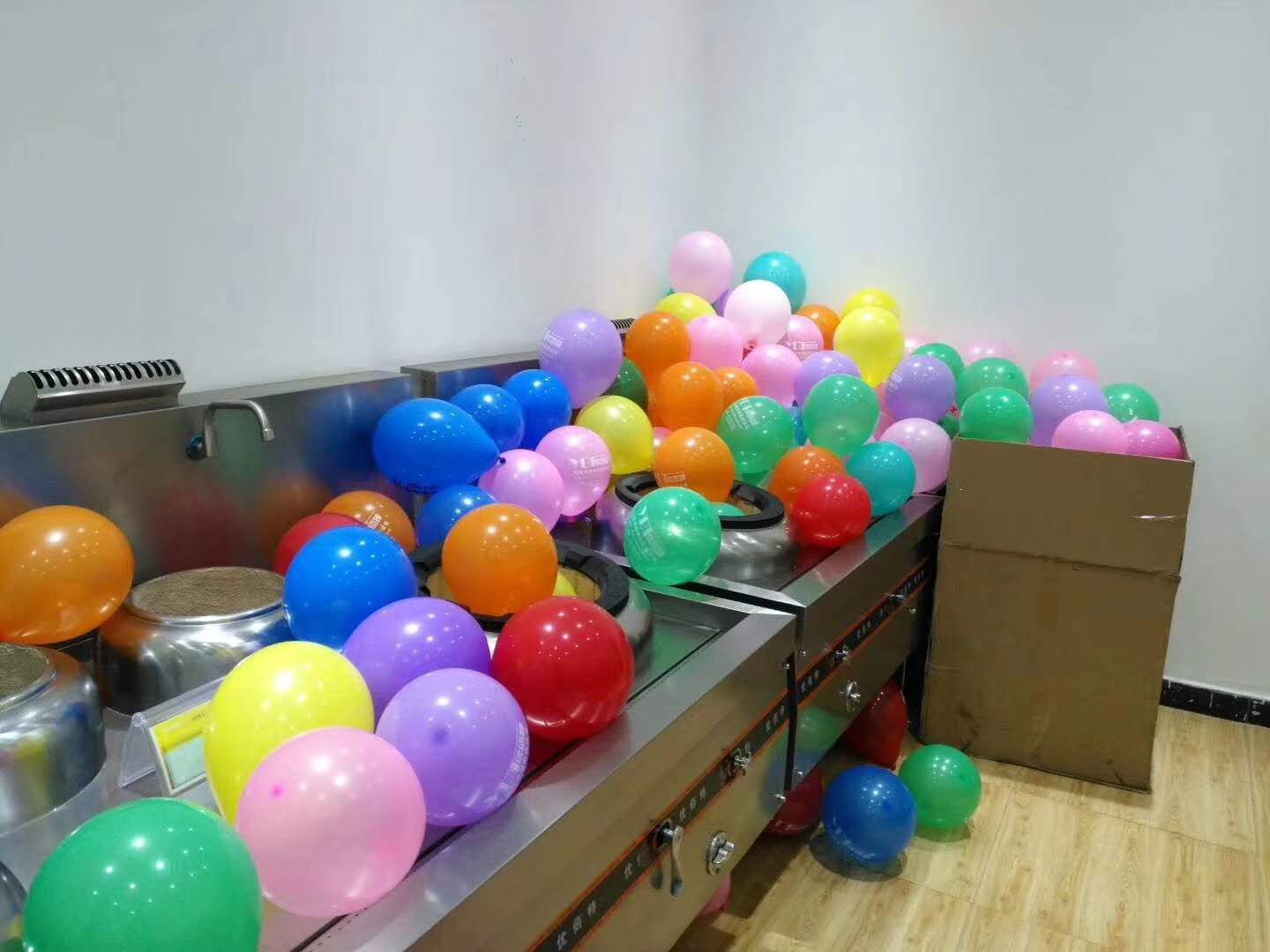 成都好色先生APP下载设备公司好色APP在线观看年会筹备照片