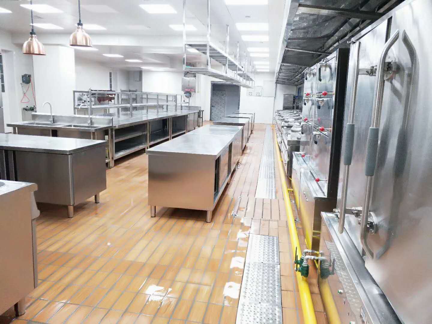 食堂好色先生APP下载设备