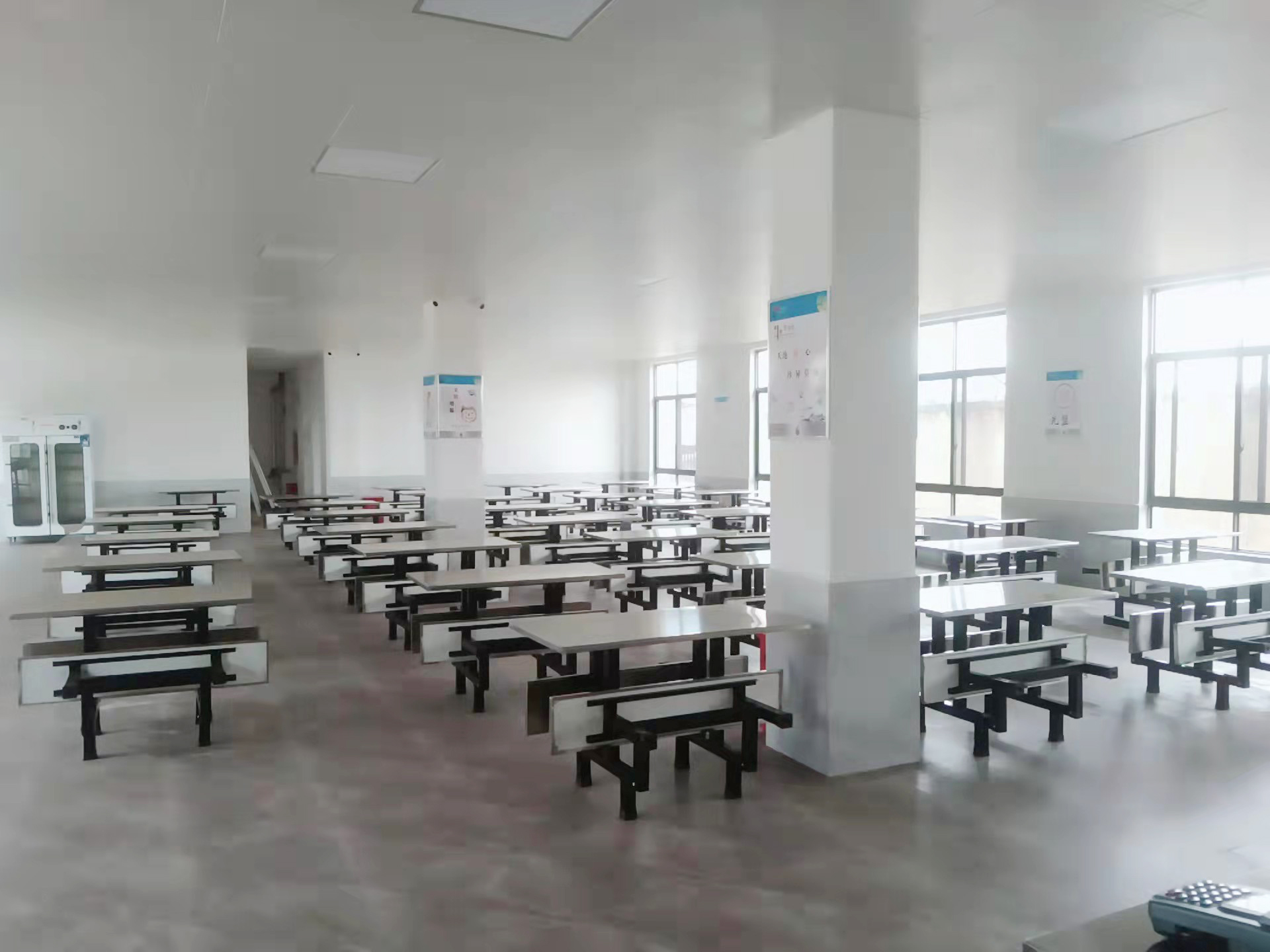 大型学校好色先生APP下载设备